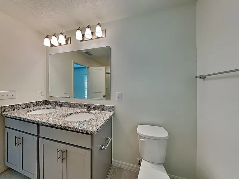 1052 Papaya Cir — Photo 17