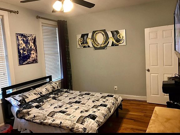 Master bedroom pic 2