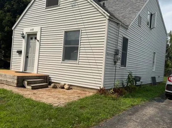 1038 Marigold Ave, East Lansing, MI 48823