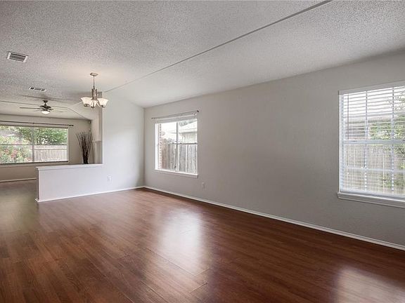 5th image of 1203 Hughmont Dr