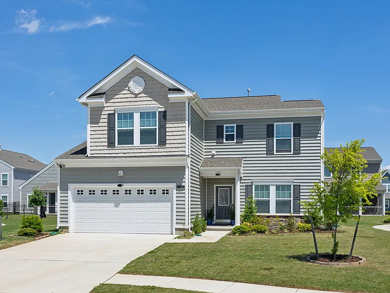 129 Corcoran Ln — Photo 3