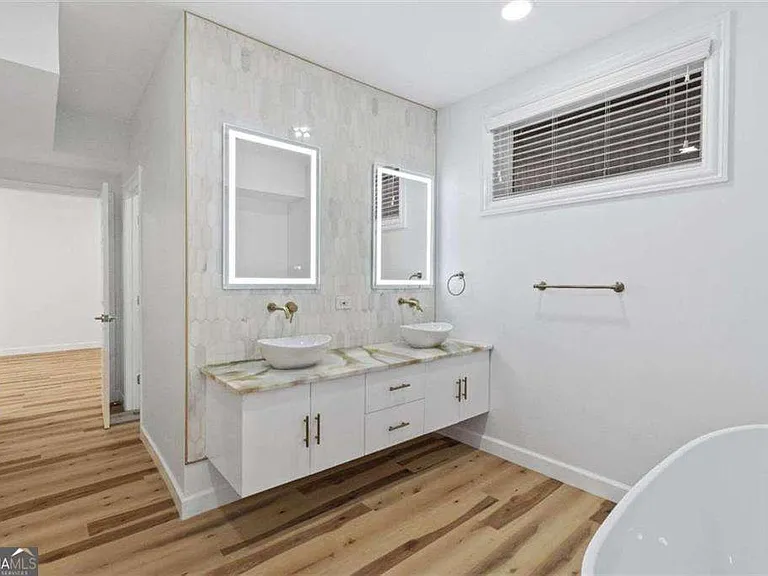 1711 Summit Glen Ln NE — Photo 34