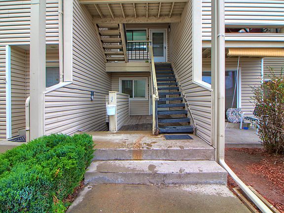 2nd image of 6009 Yarrow St APT J