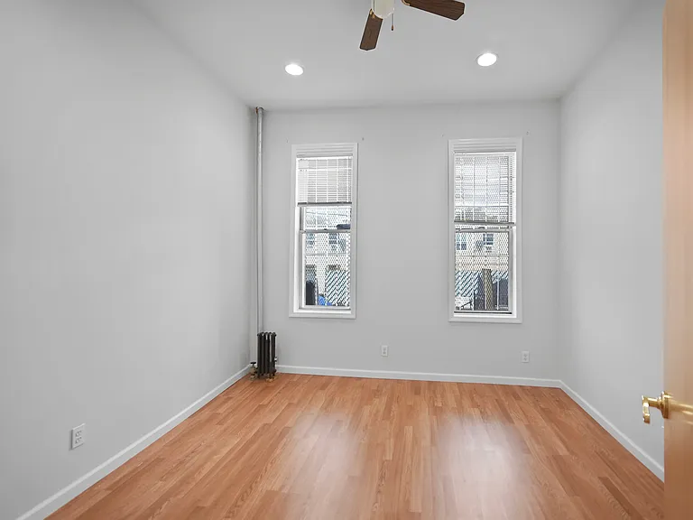 51 Mac Dougal St #1R — Photo 10