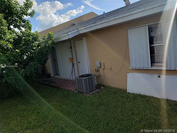2nd image of 10339 SW 209th Ln
