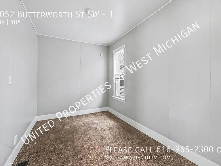 1052 Butterworth St SW #1 — Photo 8