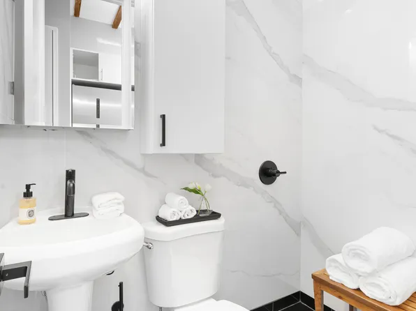 140 East 17th Street image 4 of 14