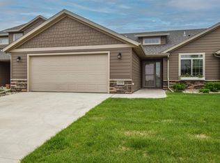5805 S Plainside Pl, Sioux Falls, SD 57108
