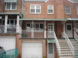 2918 Milton Pl, Bronx, NY 10465