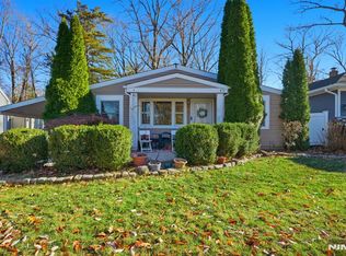 73 Page Dr, Oakland, NJ 07436