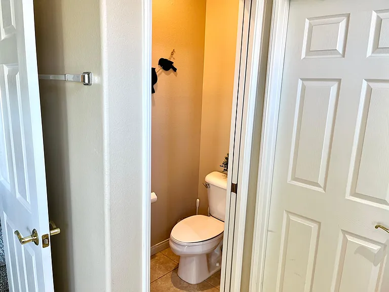 45235 Crystal Springs Dr — Photo 32