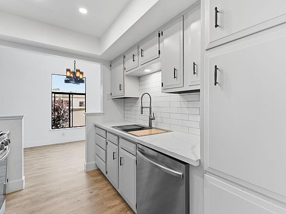 3rd image of 2416 N Main St Unit H