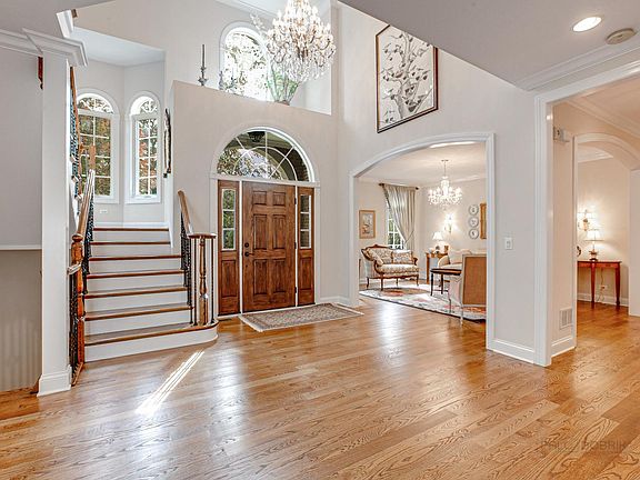 5th image of 410 Old Mill Cir