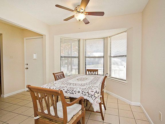 4th image of 904 Norwell Ln