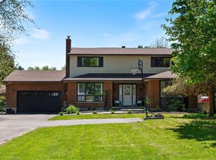 9717 Dickenson Rd W, Hamilton, ON L0R1W0