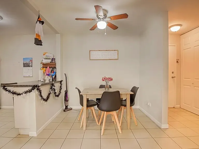 659 E Fullerton Ave — Photo 4