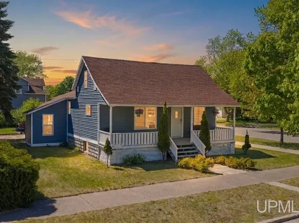 600 S 19th St, Escanaba, MI 49829