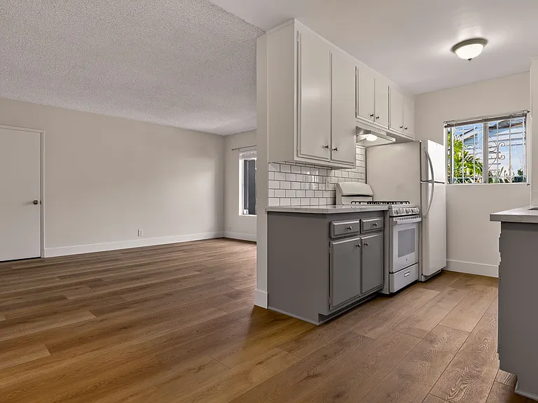 3733 Military Dining, Kitchen, Living room