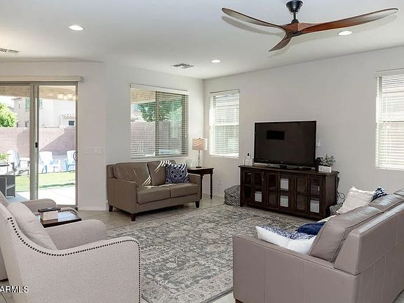 4th image of 4403 W South Butte Rd