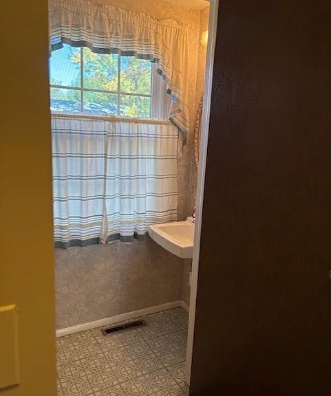 941 Lynwood Ct — Photo 9