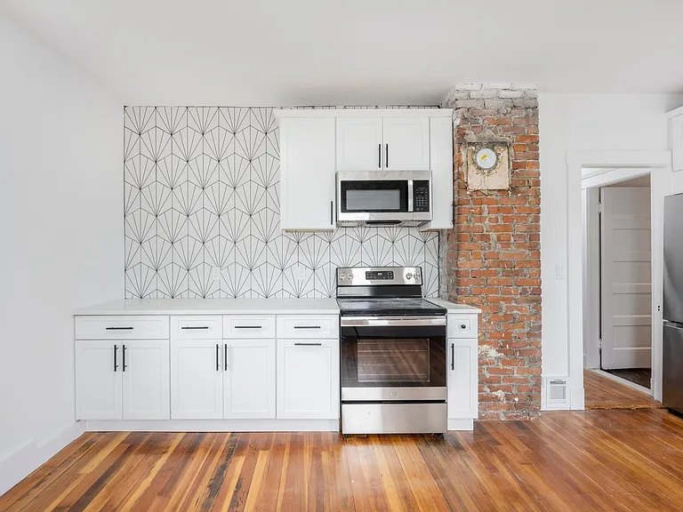 37 Saint Margaret St #1A — Photo 2