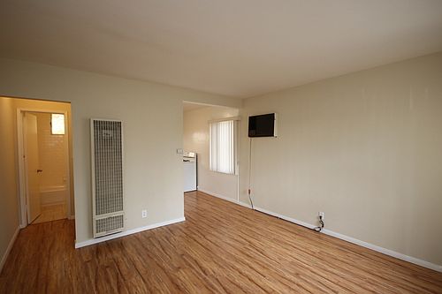 2nd image of 92 N Grand Oaks Ave #3