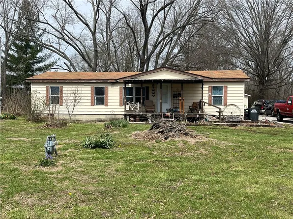 106 W Walnut St, Watson, IL 62473