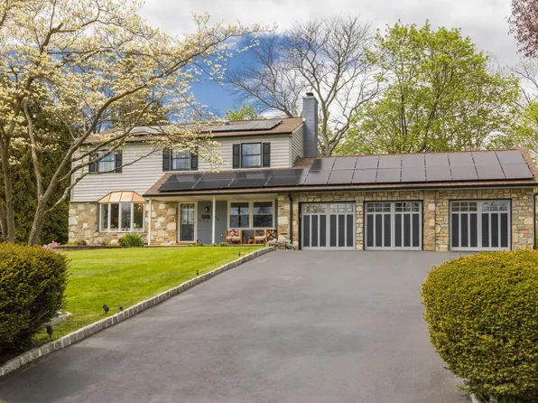 1646 Limerick Ln, Dresher, PA 19025