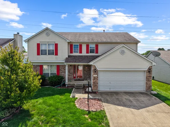 905 Lionshead Ln, Greenwood, IN 46143