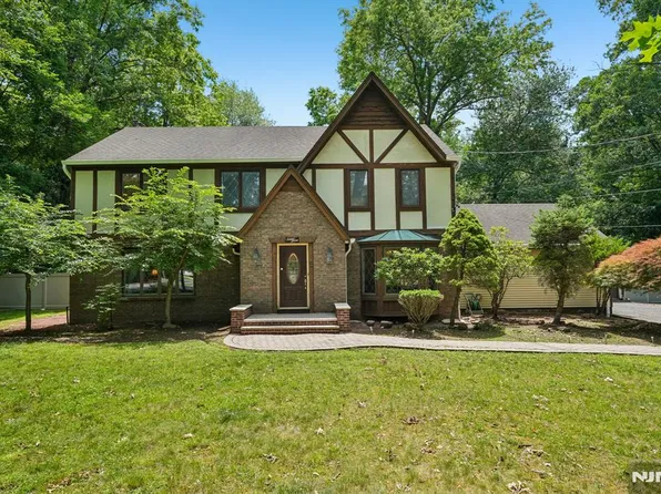 27 Chestnut Ave, Old Tappan, NJ 07675