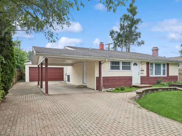 3 Alameda Dr, Carpentersville, IL 60110