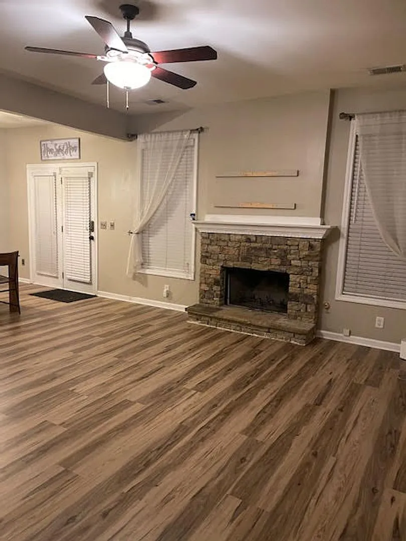 4-Bedroom, 3 Bath Single Family for Rent in Marietta, GA | Attached Garage & Modern Kitchen — Photo 3