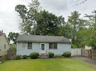 86 Gresham St, Springfield, MA 01119