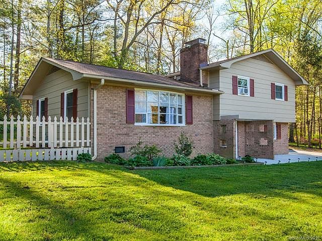 1st image of 442 Hillcrest Cir