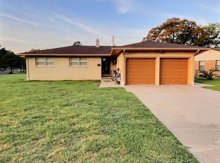 2703 W 17th St N, Wichita, KS 67203
