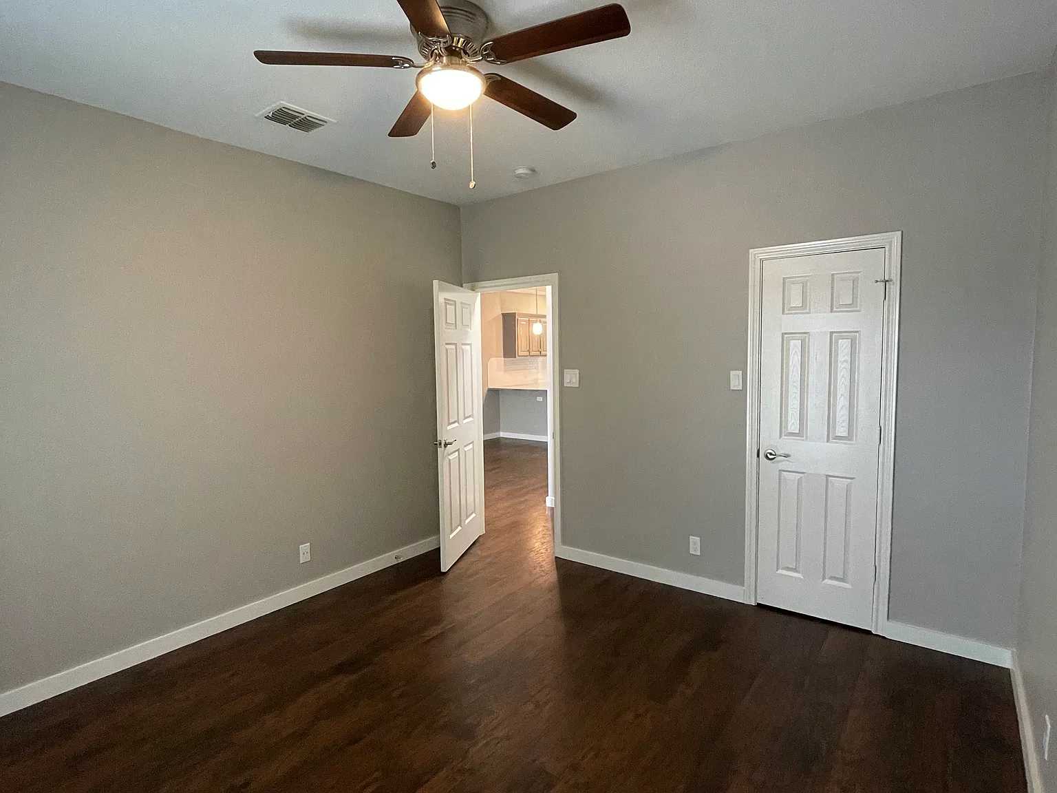 4 bed, 1638 sqft, $2,100 — Photo 4