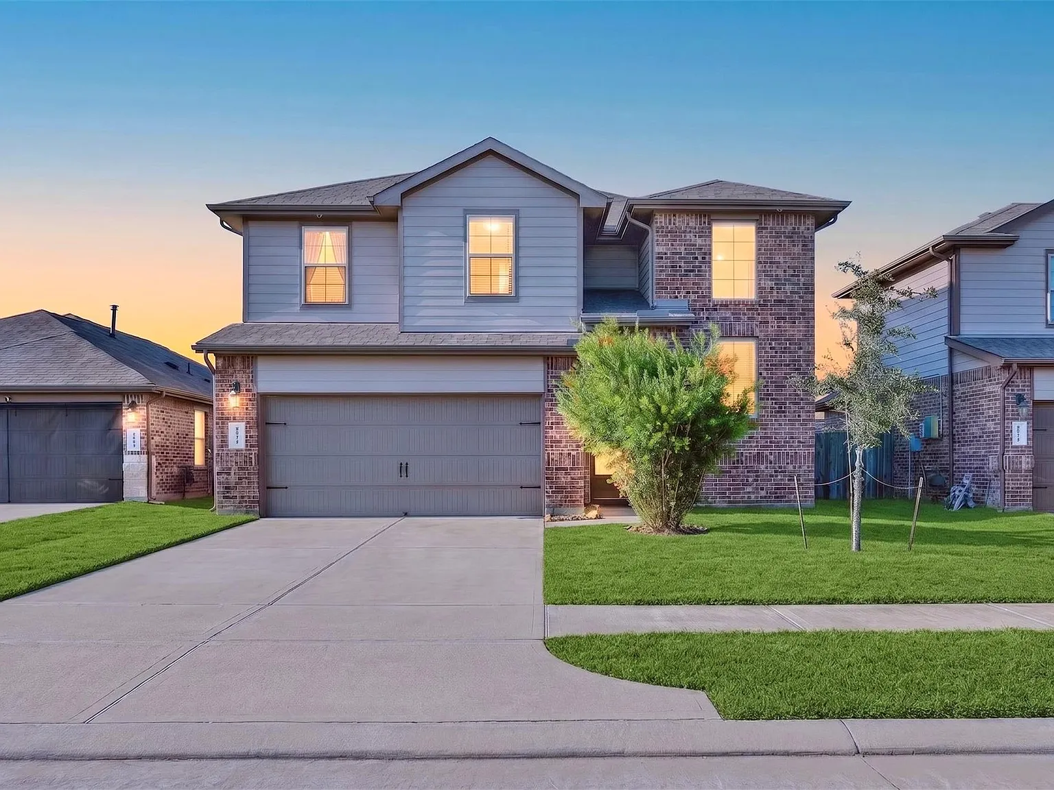 4 bed, 2.5 bath, 2422 sqft, $2,600 — Photo 3