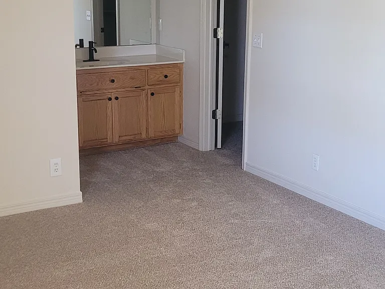 1208 W Jackson Ct — Photo 8