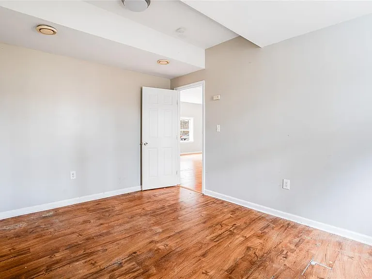 142 College Ave #A — Photo 5