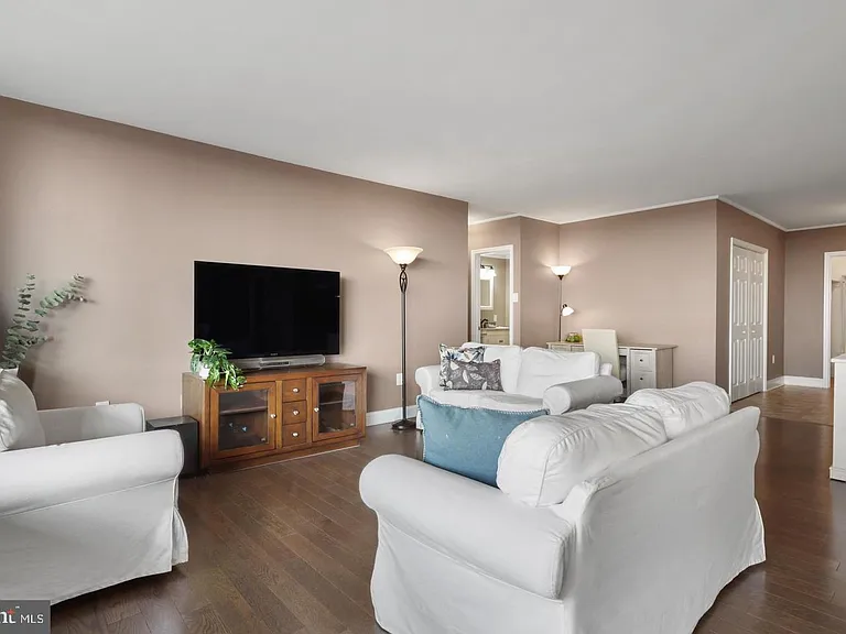 3701 S George Mason Dr #2414N — Photo 7