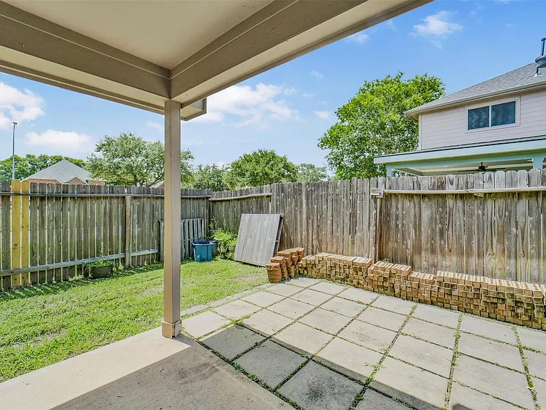 19254 Dillsbury Ct — Photo 48