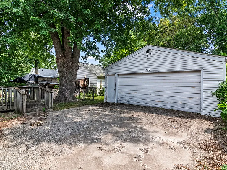 1220 N Bond St — Photo 26