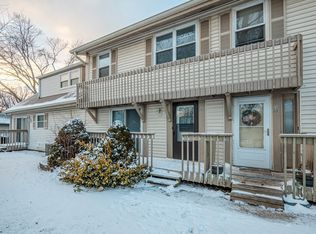 240 Chippewa Ct Unit B, Bolingbrook, IL 60440