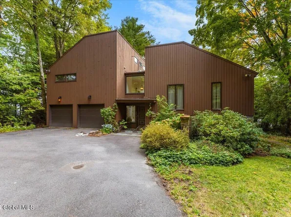 25 Middleworth Lane, Diamond Point, NY 12824
