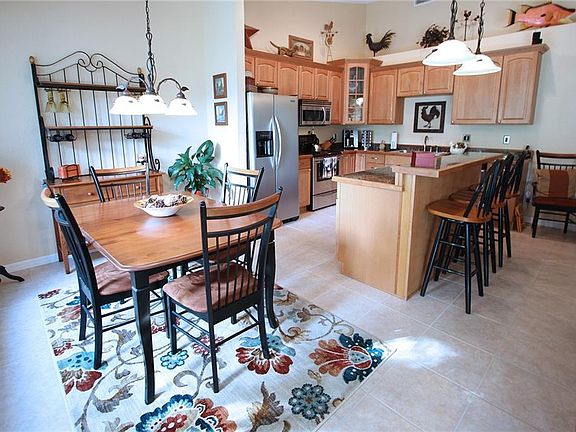 5th image of 9419 Tara Cay Dr #10