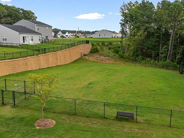Bellevue Manor Ln — Photo 16