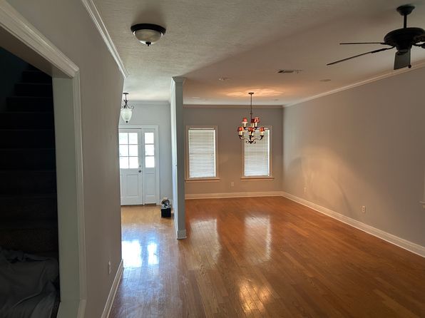 33 Bridgefield Ct