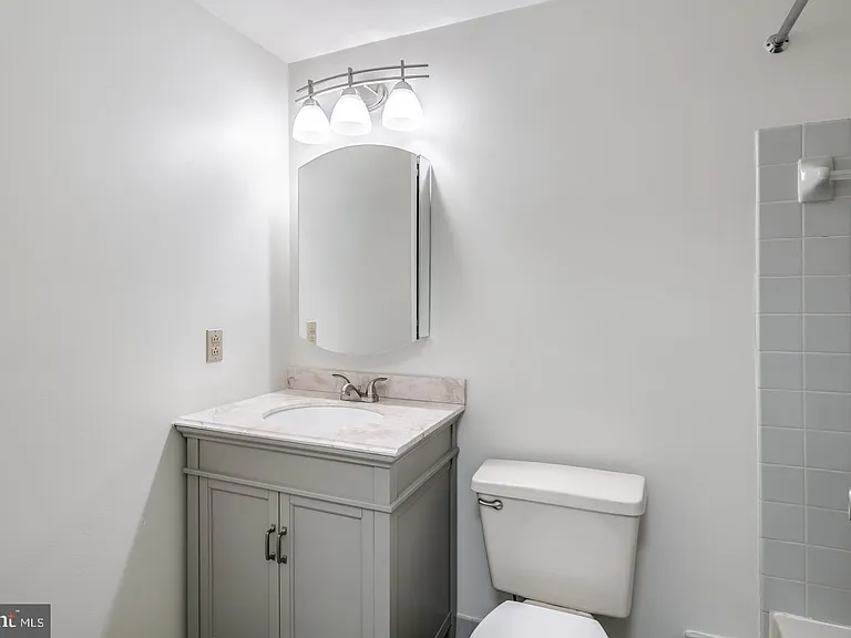 234 N 3rd St #403 — Photo 8