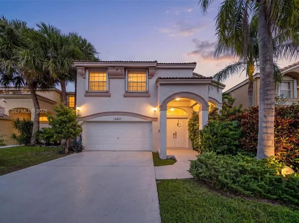 15857 NW 4th Ct, Pembroke Pines, FL 33028
