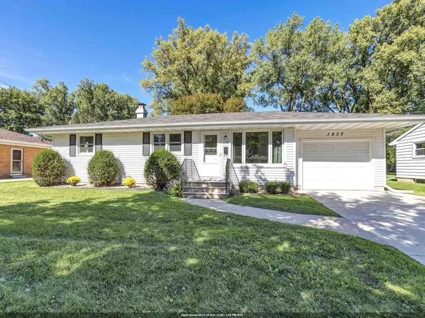 1237 N Locust St, Green Bay, WI 54303